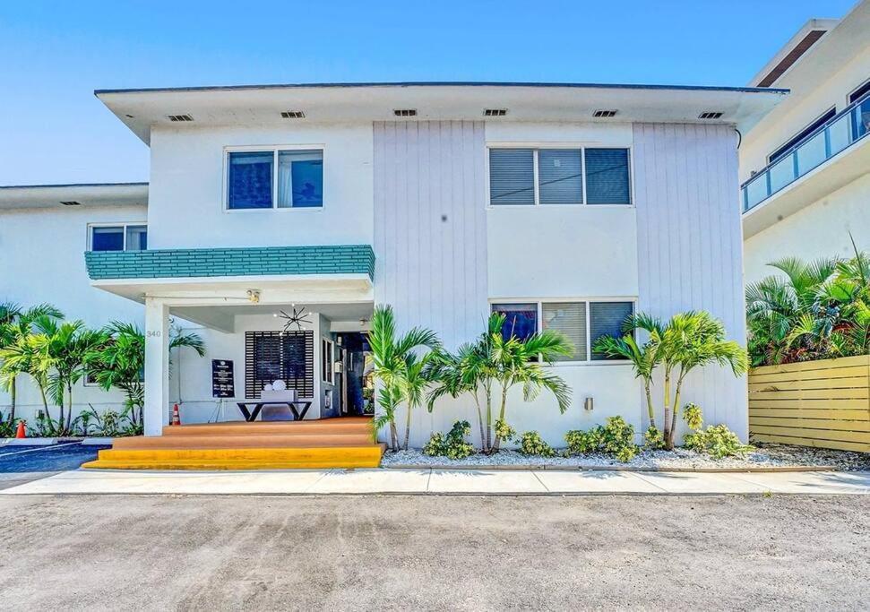 Hollywood Beach, Steps To The Beach, Pool Exterior photo